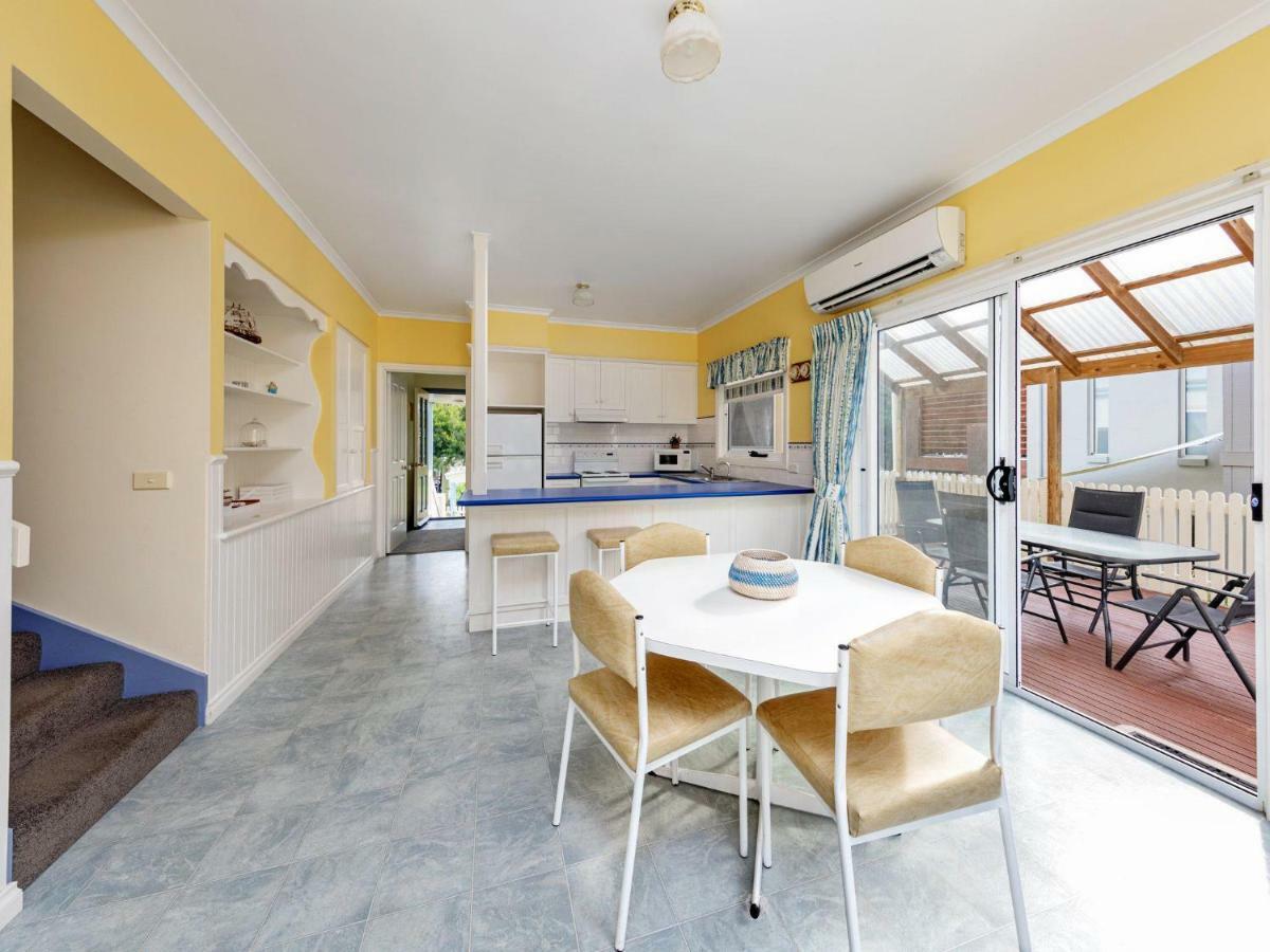 Beach Breeze Apartment Port Fairy Exterior photo