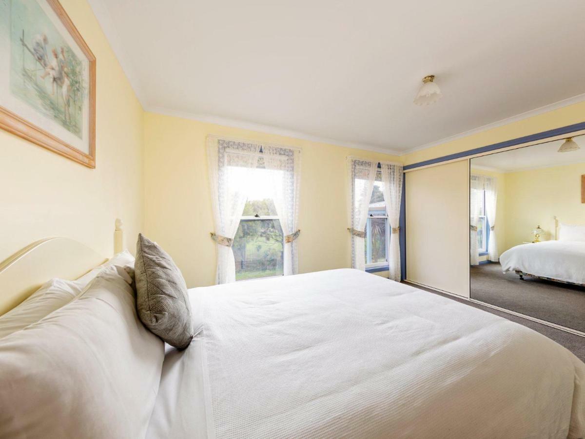 Beach Breeze Apartment Port Fairy Exterior photo