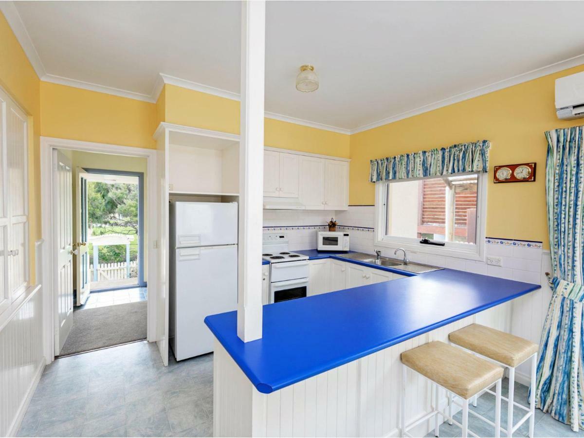 Beach Breeze Apartment Port Fairy Exterior photo